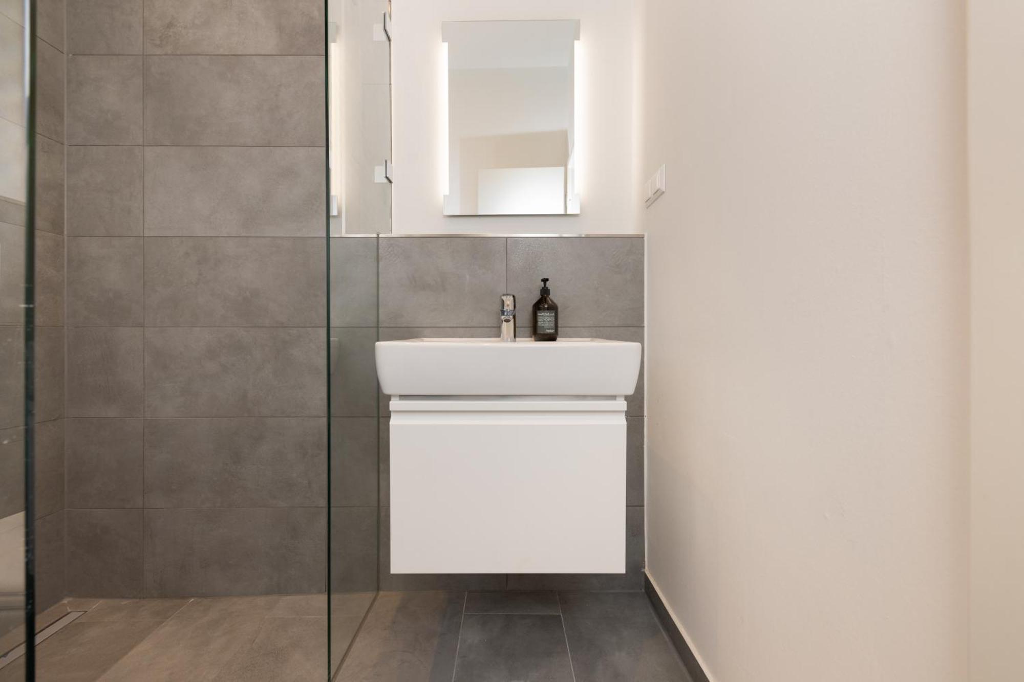 Appartement Nests - Modernes Mit Zwei Baedern Berlijn