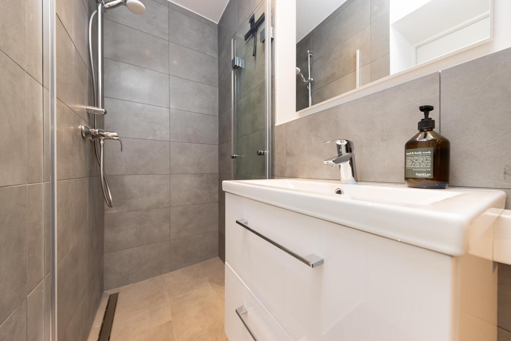 Apartamento Nests - Modernes Mit Zwei Baedern Berlim